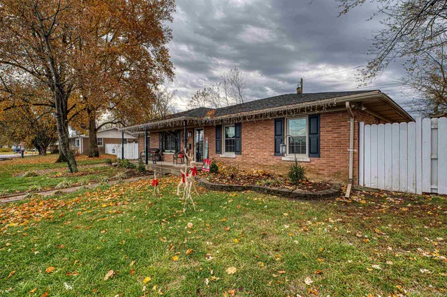 $207,900 | 718 Davis Drive, Mount Vernon, IN 47620