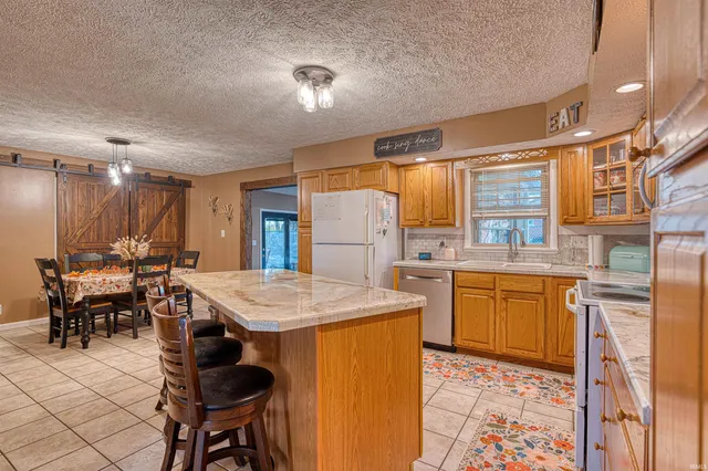 $207,900 | 718 Davis Drive, Mount Vernon, IN 47620