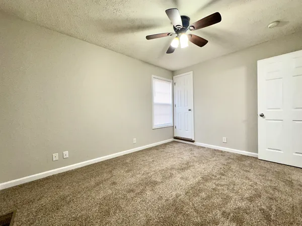 en view of an empty room