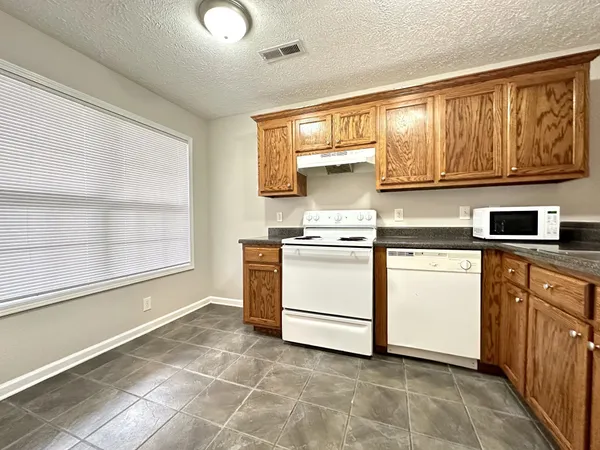 $1,200 | 400 Condor Court, Unit C, Clarksville, TN 37042