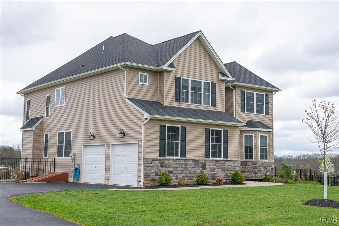 4572 Fairway Road Bethlehem, PA 18020 - Photo 2 of 32 Gallery Image 2