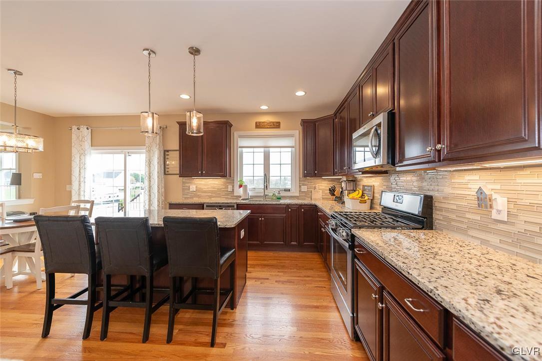 4572 Fairway Road Bethlehem, PA 18020 - Photo 6 of 32 Gallery Image 6