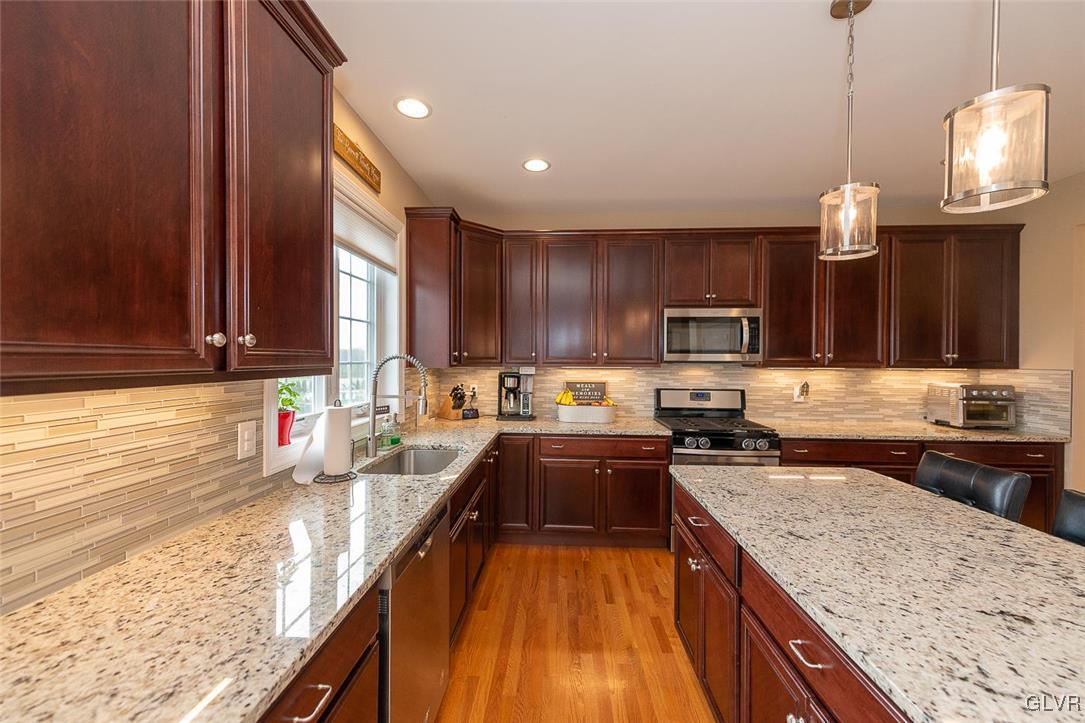 4572 Fairway Road Bethlehem, PA 18020 - Photo 7 of 32 Gallery Image 7