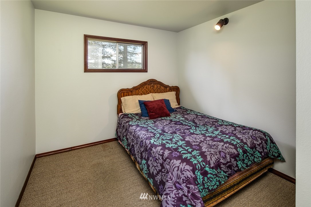 1212 East Laurel Road Bellingham, WA 98226 - Photo 18 of 37 Gallery Image 18