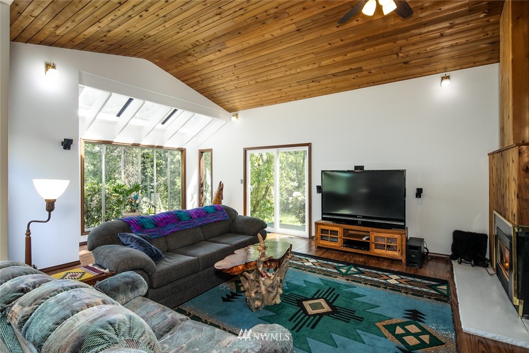 1212 East Laurel Road Bellingham, WA 98226 - Photo 4 of 37 Gallery Image 4