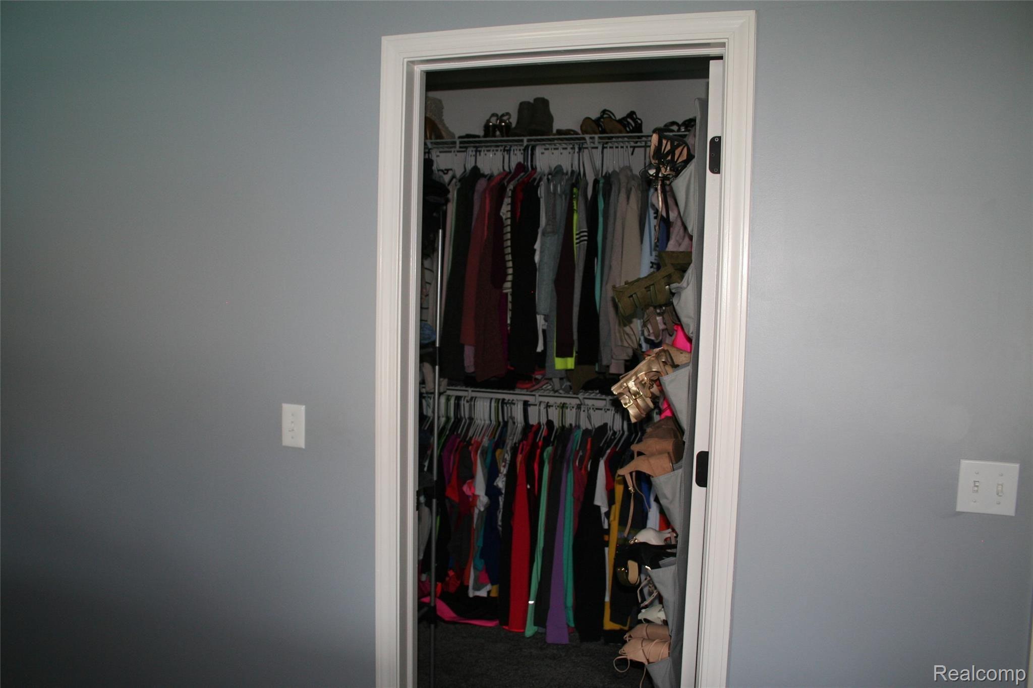 9398 Maple Ridge Drive Newport, MI 48166 - Photo 14 of 35 Master Closet #1.JPG