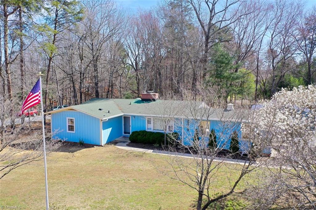 3440 Edgefield Road Greensboro, NC 27409 - Photo 1 of 50