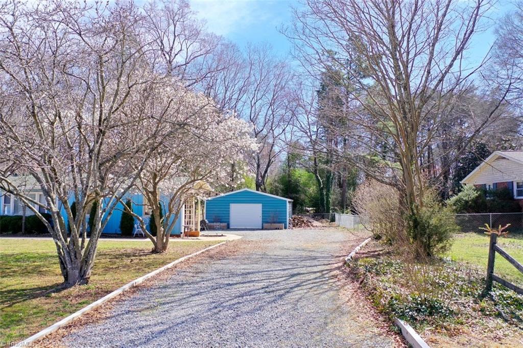 3440 Edgefield Road Greensboro, NC 27409 - Photo 12 of 50