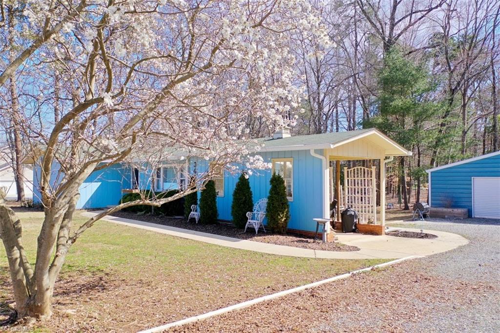 3440 Edgefield Road Greensboro, NC 27409 - Photo 13 of 50