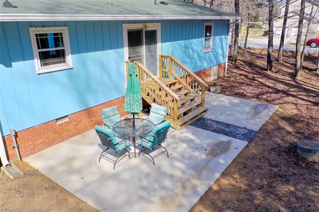 3440 Edgefield Road Greensboro, NC 27409 - Photo 17 of 50
