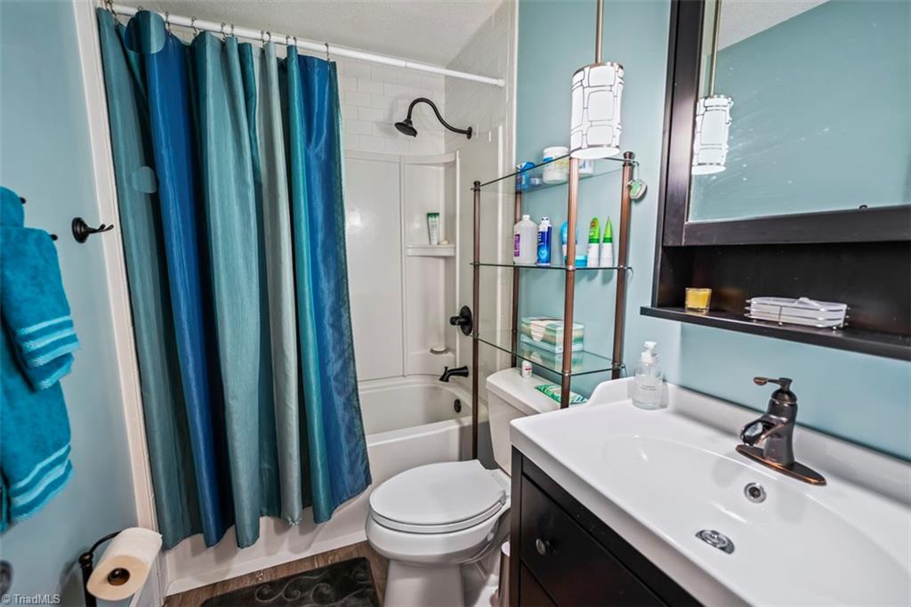 3440 Edgefield Road Greensboro, NC 27409 - Photo 44 of 50