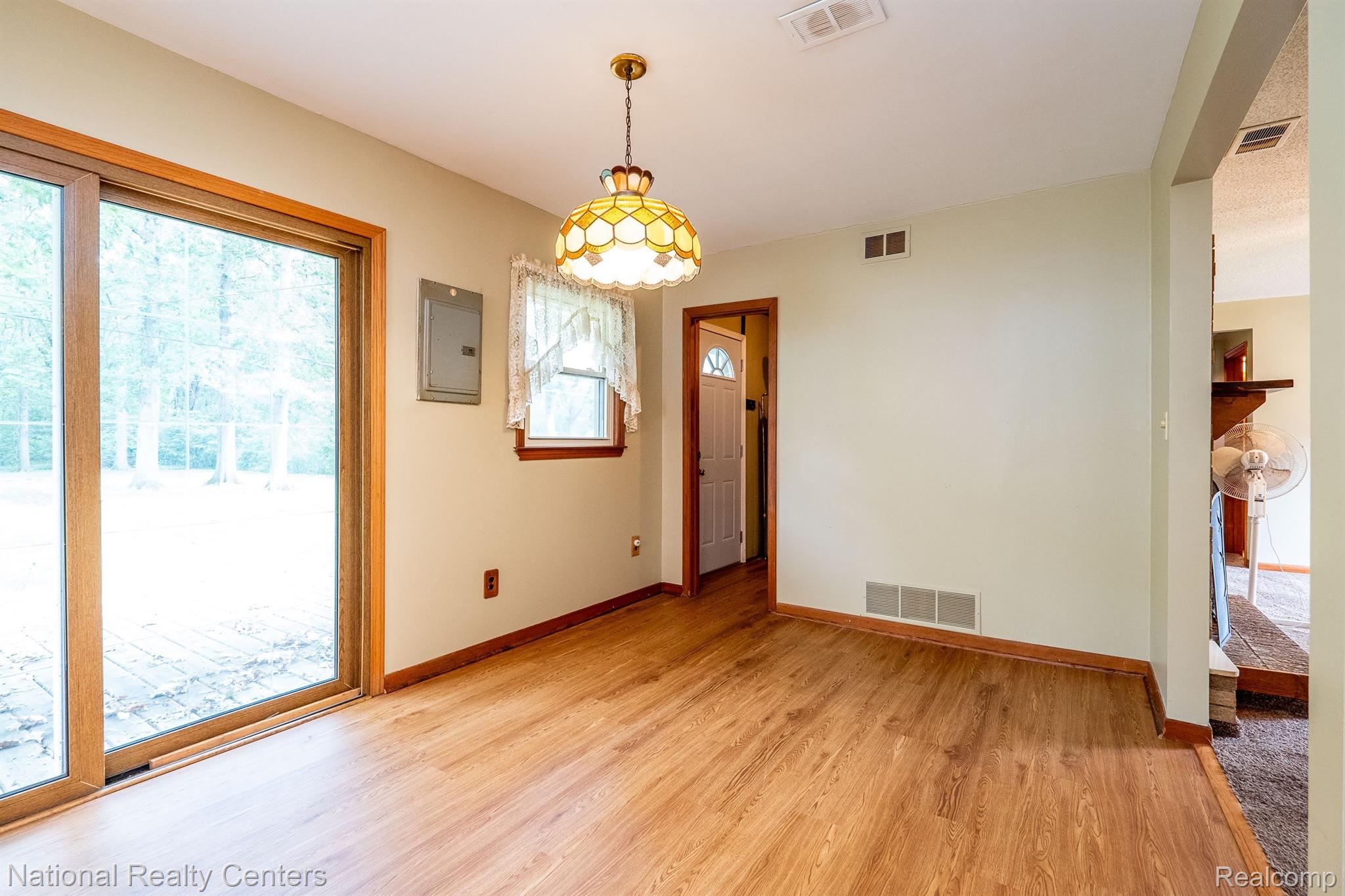 10625 Dewitt Road Belleville, MI 48111 - Photo 34 of 46 Gallery Image 34