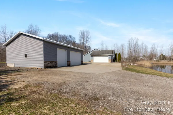 $565,000 | 4230 Fenwick Drive, Dorr, MI 49323