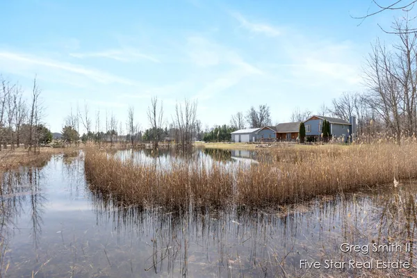 $565,000 | 4230 Fenwick Drive, Dorr, MI 49323