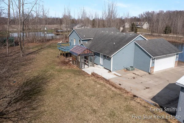 $565,000 | 4230 Fenwick Drive, Dorr, MI 49323