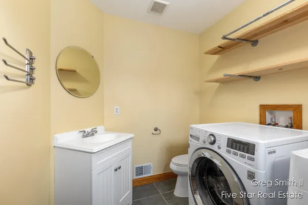 $565,000 | 4230 Fenwick Drive, Dorr, MI 49323