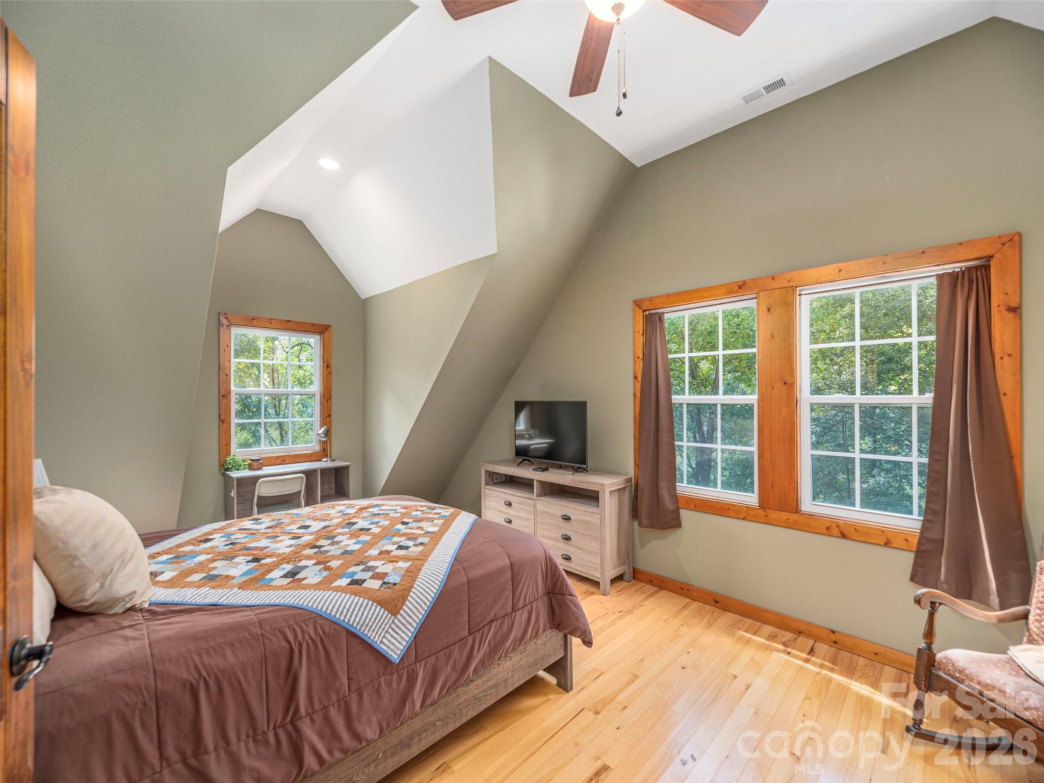 27 Little Roundtop Road Clyde, NC 28721 - Photo 23 of 29 Gallery Image 23