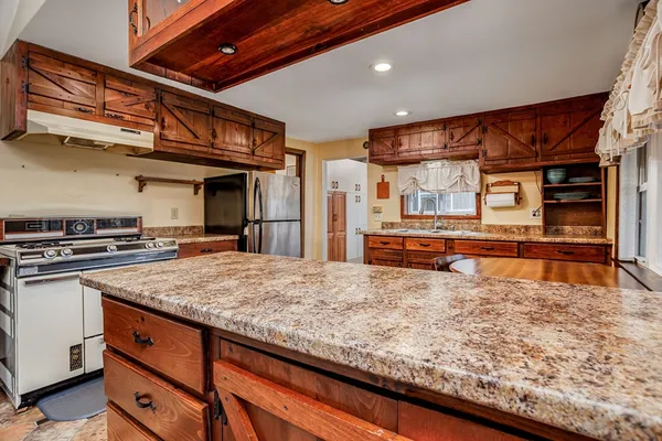 $250,000 | 227 Log Cabin Road, Ashby, MA 01431