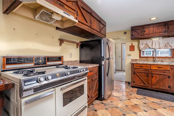 $250,000 | 227 Log Cabin Road, Ashby, MA 01431