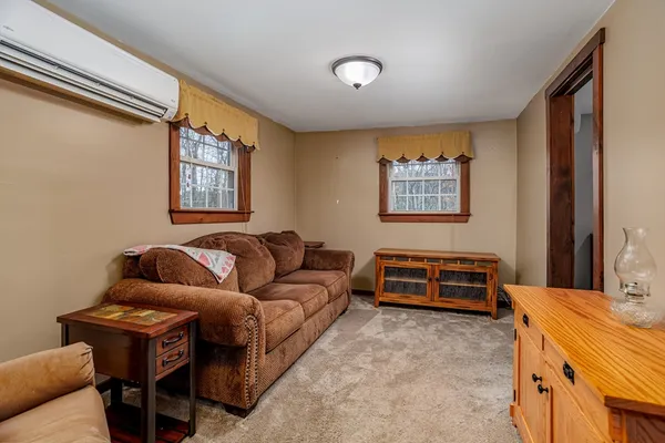 $250,000 | 227 Log Cabin Road, Ashby, MA 01431