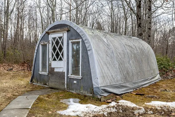 $250,000 | 227 Log Cabin Road, Ashby, MA 01431