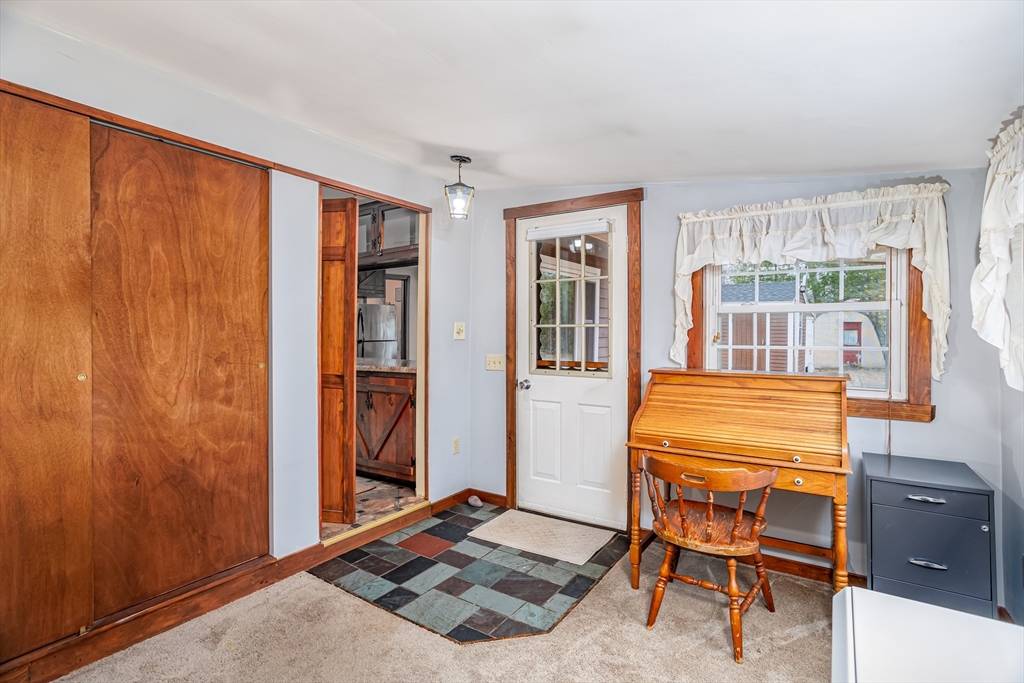 227 Log Cabin Road Ashby, MA 01431 - Photo 9 of 42