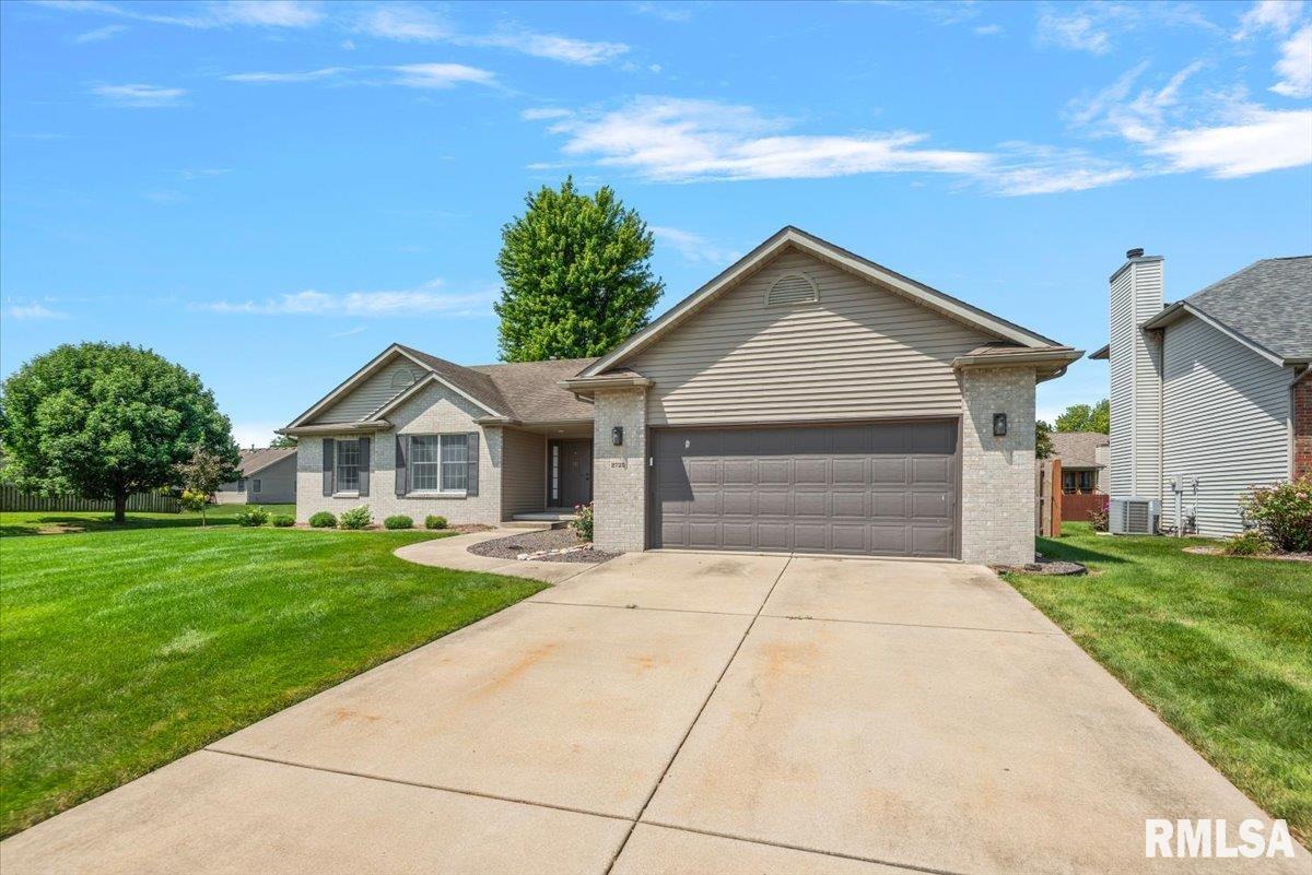 2725 Wordsworth Drive Springfield, IL 62711 - Photo 3 of 57 Gallery Image 3