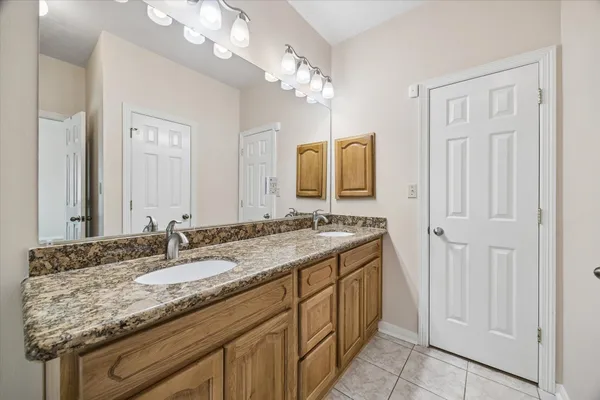 $2,700 | 806 Charles Place, Baytown, TX 77521