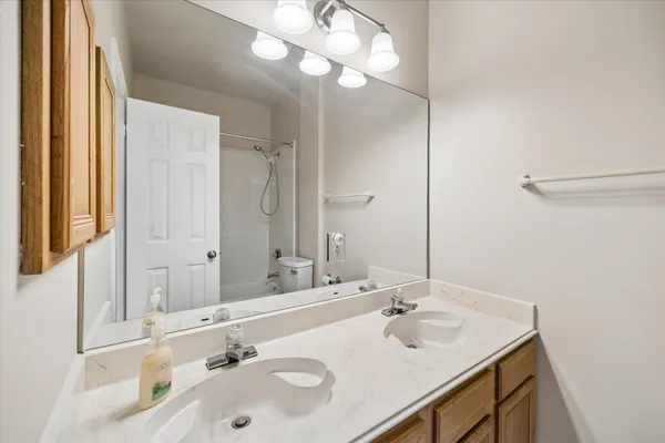 $2,700 | 806 Charles Place, Baytown, TX 77521