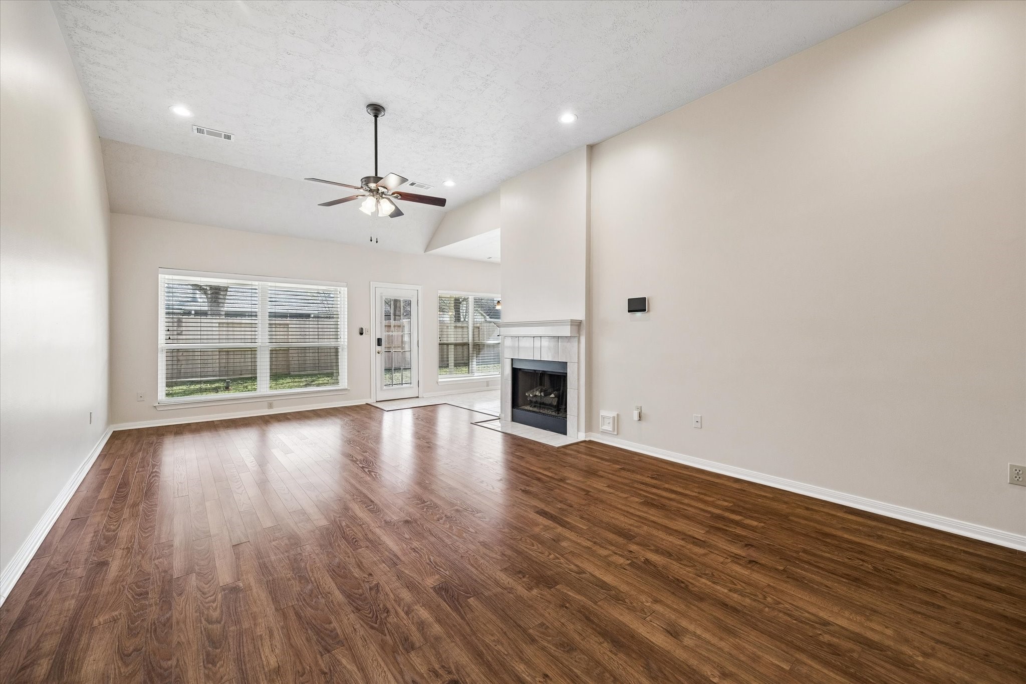 806 Charles Place Baytown, TX 77521 - Photo 6 of 23