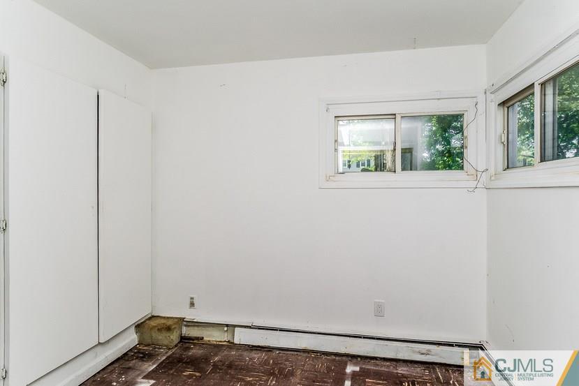 6 Mercury Road Edison, NJ 08817 - Photo 8 of 16 a view of room with window