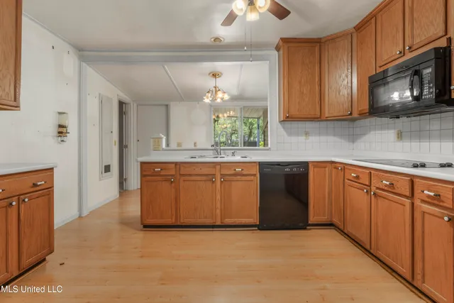 $277,000 | 395 Oaklawn Place, Biloxi, MS 39530