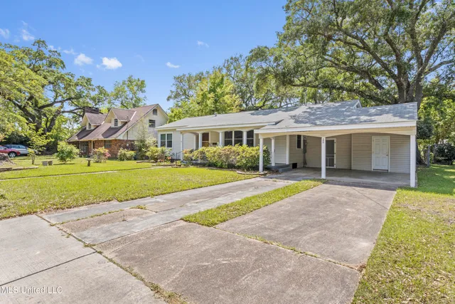 $277,000 | 395 Oaklawn Place, Biloxi, MS 39530