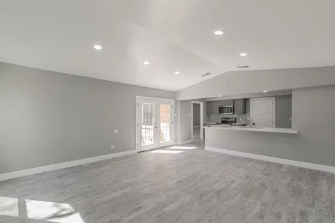 $2,000 | 722 South Walker Street, Mesquite, TX 75149