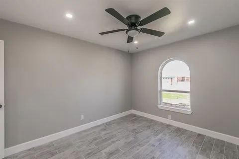 $2,000 | 722 South Walker Street, Mesquite, TX 75149