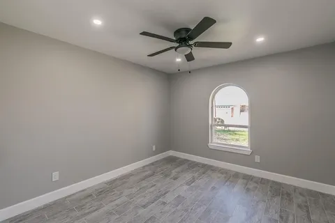 $2,000 | 722 South Walker Street, Mesquite, TX 75149