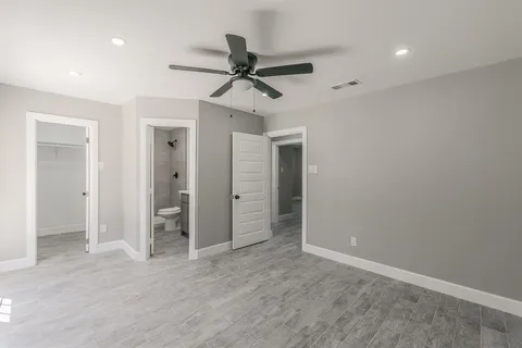 $2,000 | 722 South Walker Street, Mesquite, TX 75149