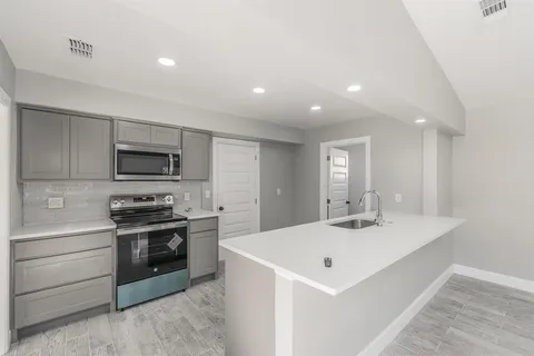 $2,000 | 722 South Walker Street, Mesquite, TX 75149