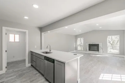 $2,000 | 722 South Walker Street, Mesquite, TX 75149