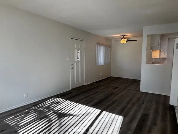 $1,895 | 12437 Harris Avenue, Unit 11, Lynwood, CA 90262