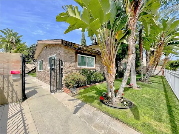 $1,895 | 12437 Harris Avenue, Unit 11, Lynwood, CA 90262