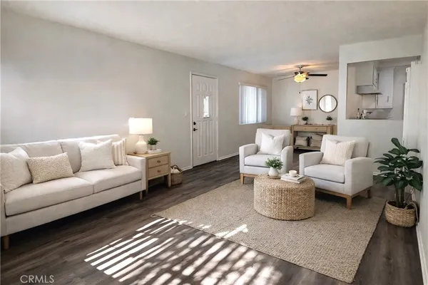 $1,895 | 12437 Harris Avenue, Unit 11, Lynwood, CA 90262