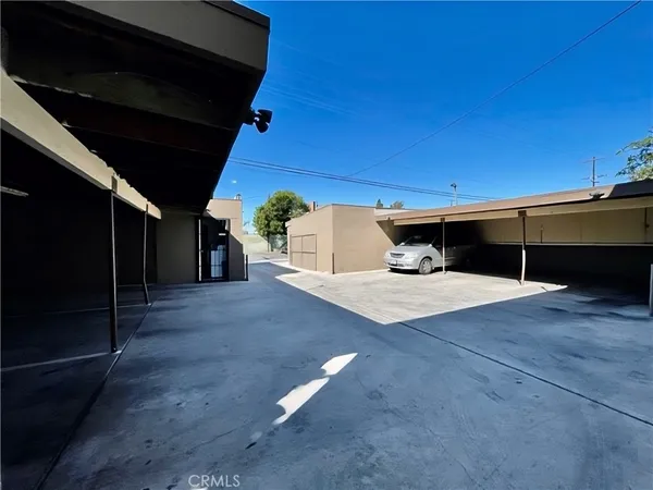 $1,895 | 12437 Harris Avenue, Unit 11, Lynwood, CA 90262