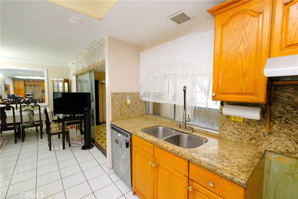 18517 Betty Way Cerritos, CA 90703 - Photo 13 of 29