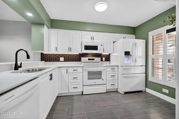 $2,200 | 42 Golf Villa Drive, Port Orange, FL 32128