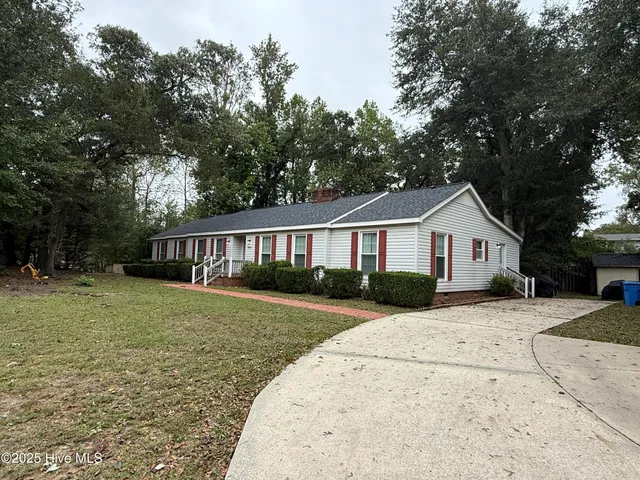 $300,000 | 1002 Summerbrook Place, Jacksonville, NC 28540