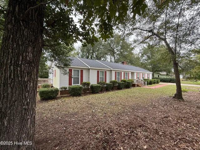 $300,000 | 1002 Summerbrook Place, Jacksonville, NC 28540