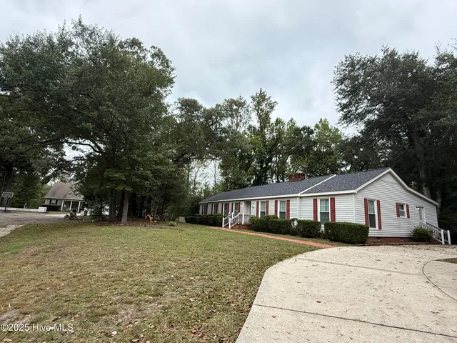 $300,000 | 1002 Summerbrook Place, Jacksonville, NC 28540