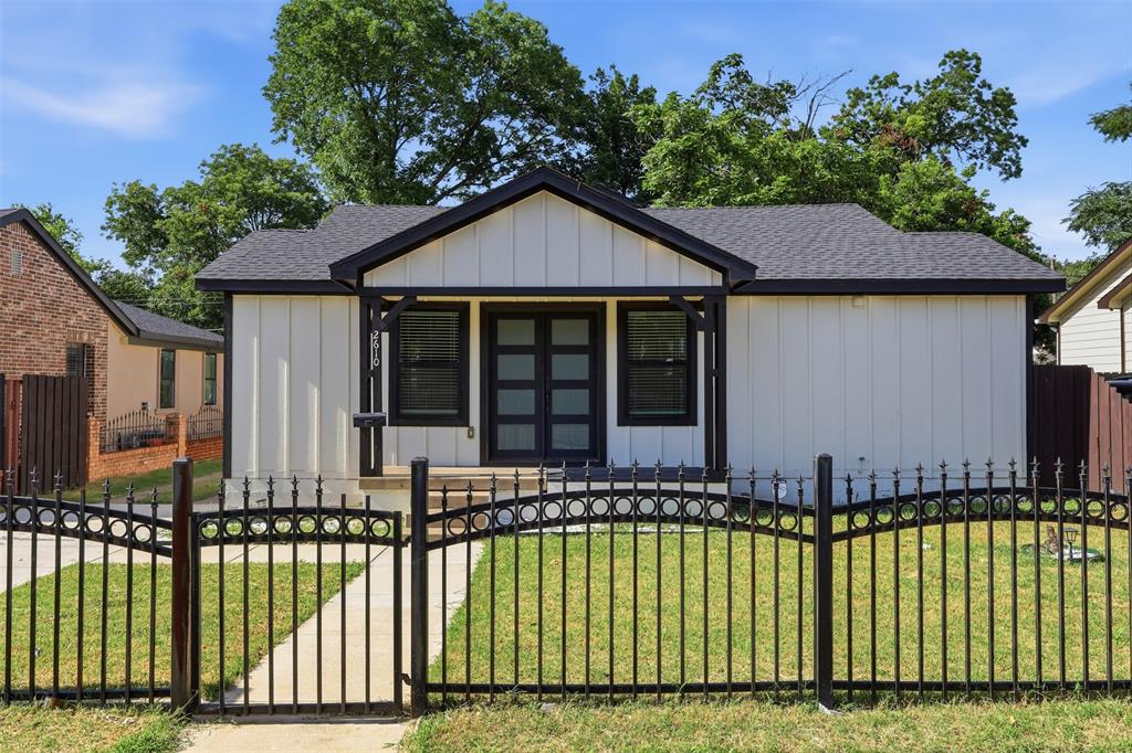 2610 Sharon Street Dallas, TX 75211 - Photo 1 of 29