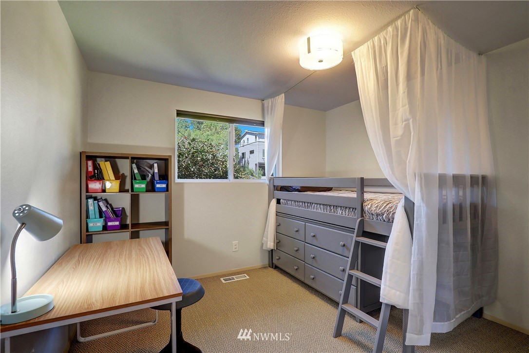 9216 224th Street Southwest Edmonds, WA 98020 - Photo 12 of 28 Gallery Image 12